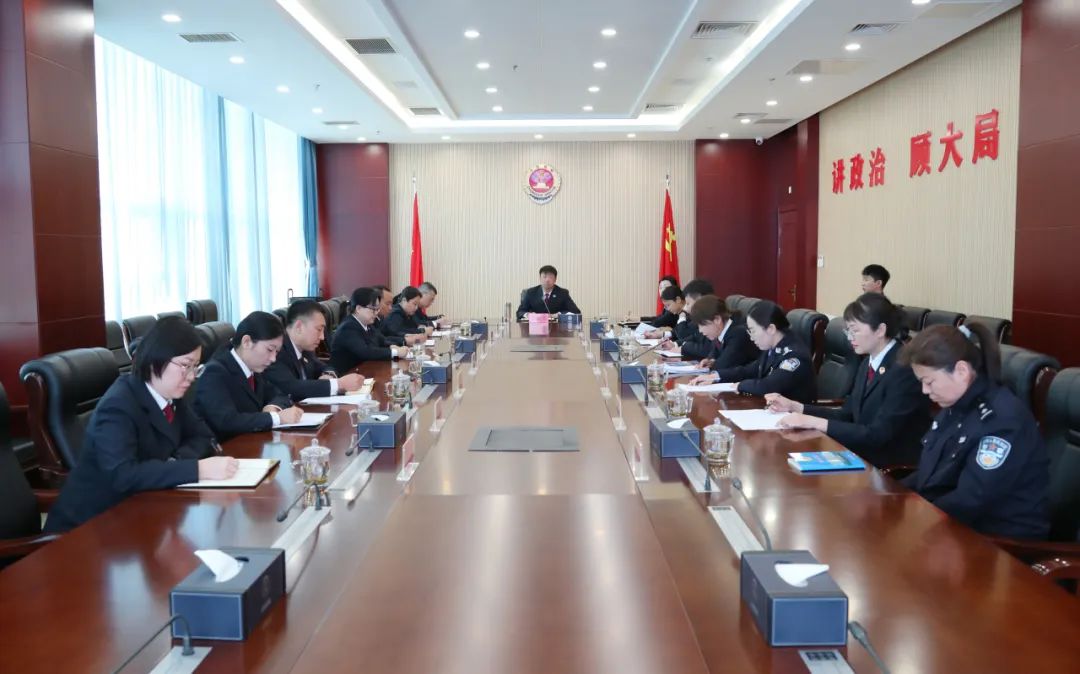 乌兰浩特市检察院开展党的十八大以来深入贯彻中央八项规定精神的成效和经验专题研讨