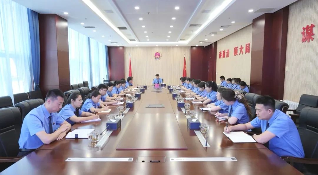 乌兰浩特市检察院召开刑事检察工作调度会