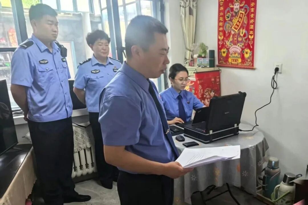 抓实安全保障 护航居所办案乌兰浩特市检察院司法警察大队配合第一检察部入户讯问